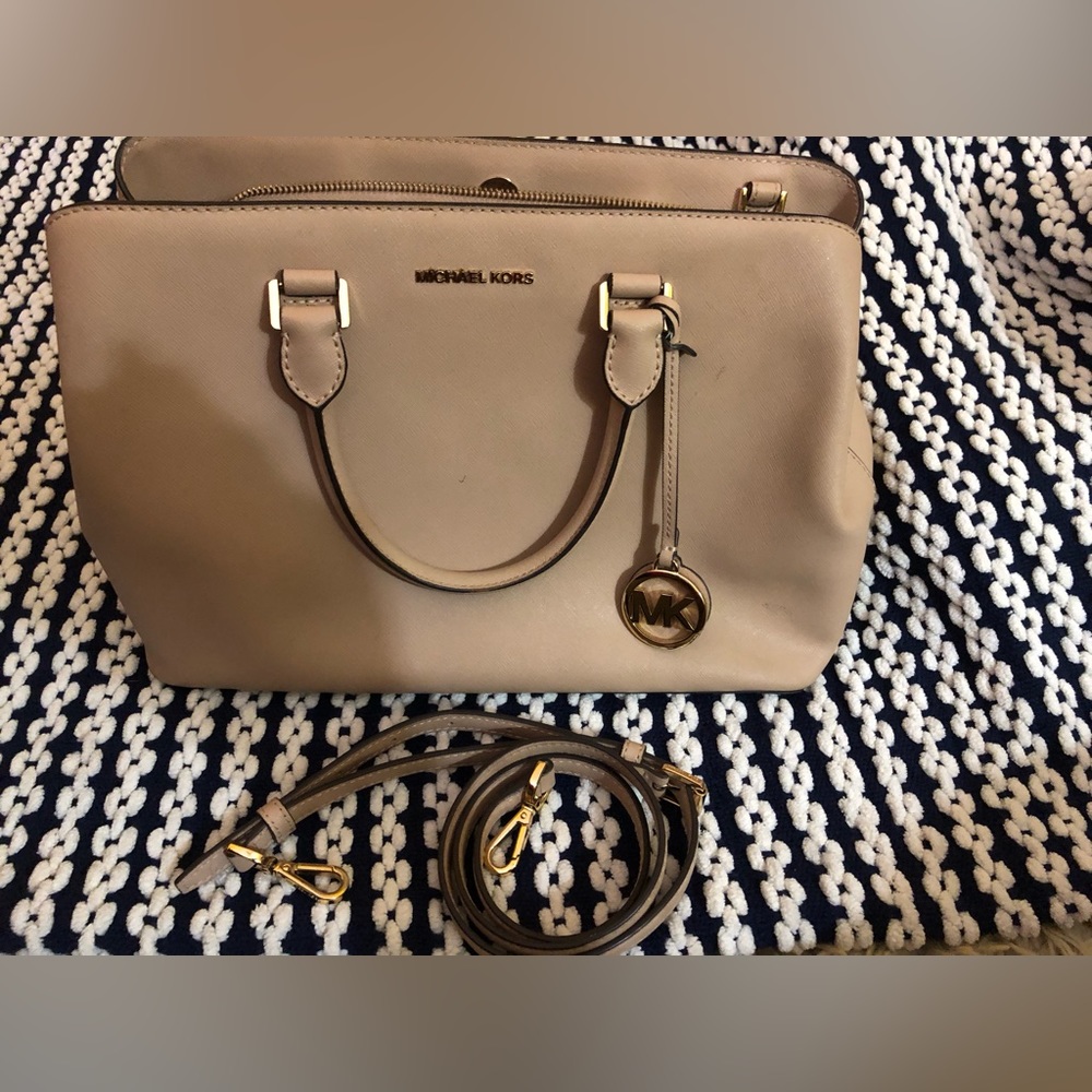 Michael Kors Medium light tan crossbody handbag strap and dust bag included